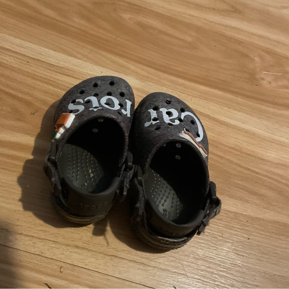 Carrots x crocs shows